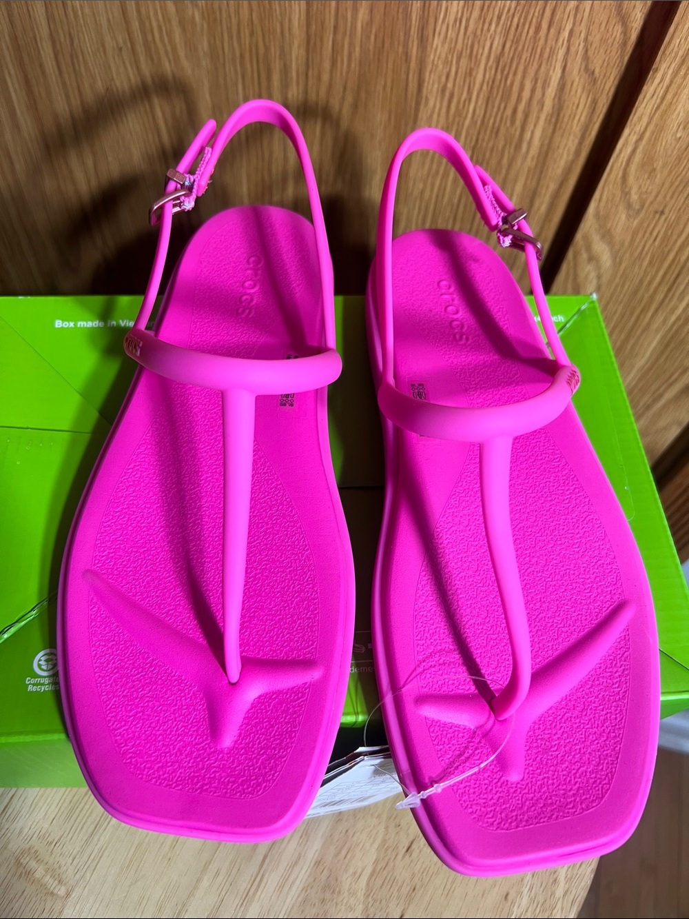 CROCS Women’s Hot Pink T-Strap Slingback Sandals